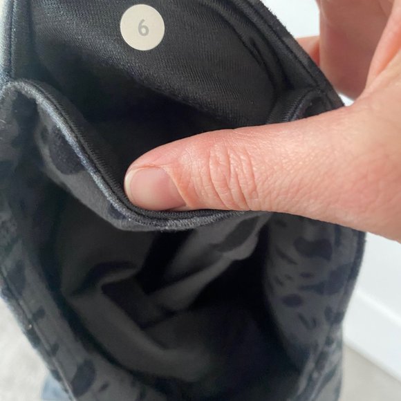 Lululemon Wonder Under Crop - Picture 2 of 4